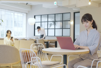 CO-Nectar100W PD充電器 ケーブル一体型 の利用シーン2